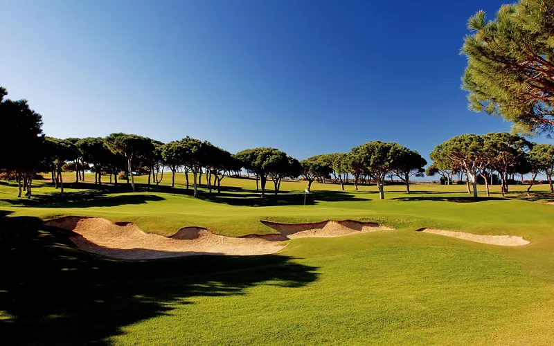 Pine Cliffs Resort 5* — GOLFEN OP HET RESORT